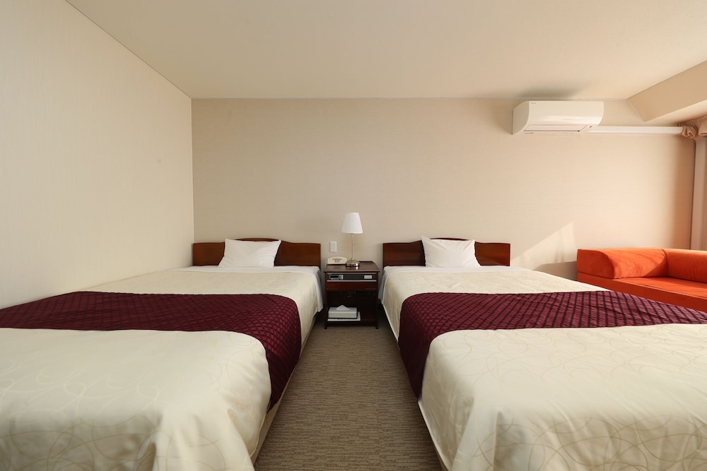 スタンダード ツインルーム 禁煙 客室2 | HOTEL 21