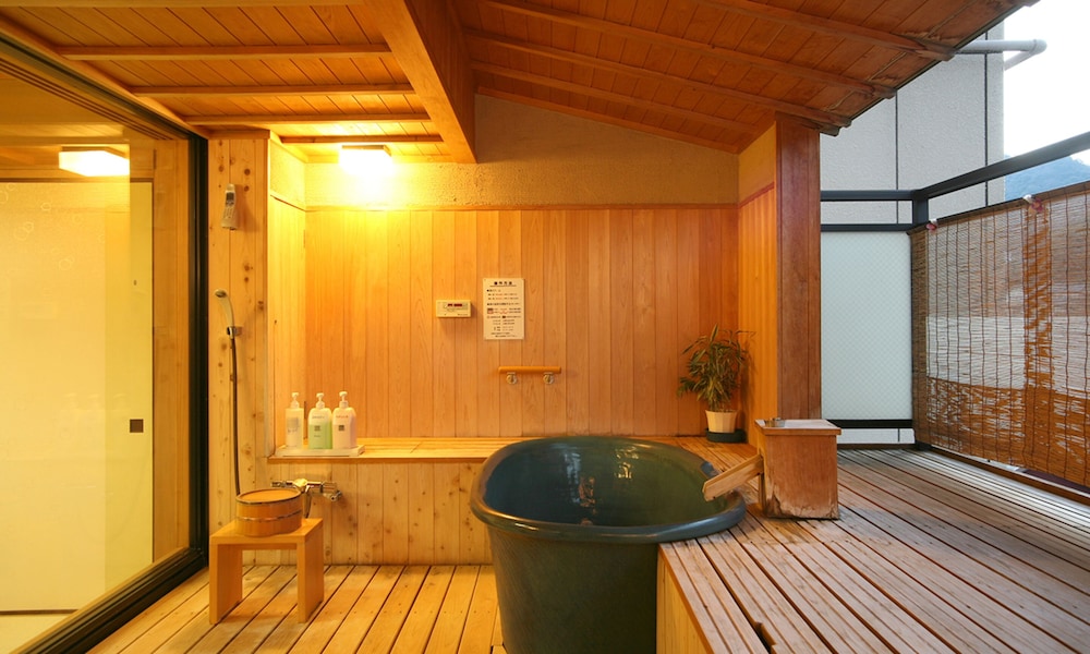 讃水 和室 露天風呂付き バスルーム0 | ことひら温泉琴参閣