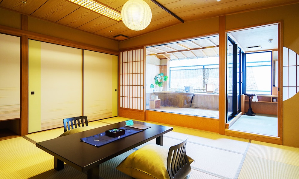 讃水 和室 露天風呂付き 客室2 | ことひら温泉琴参閣