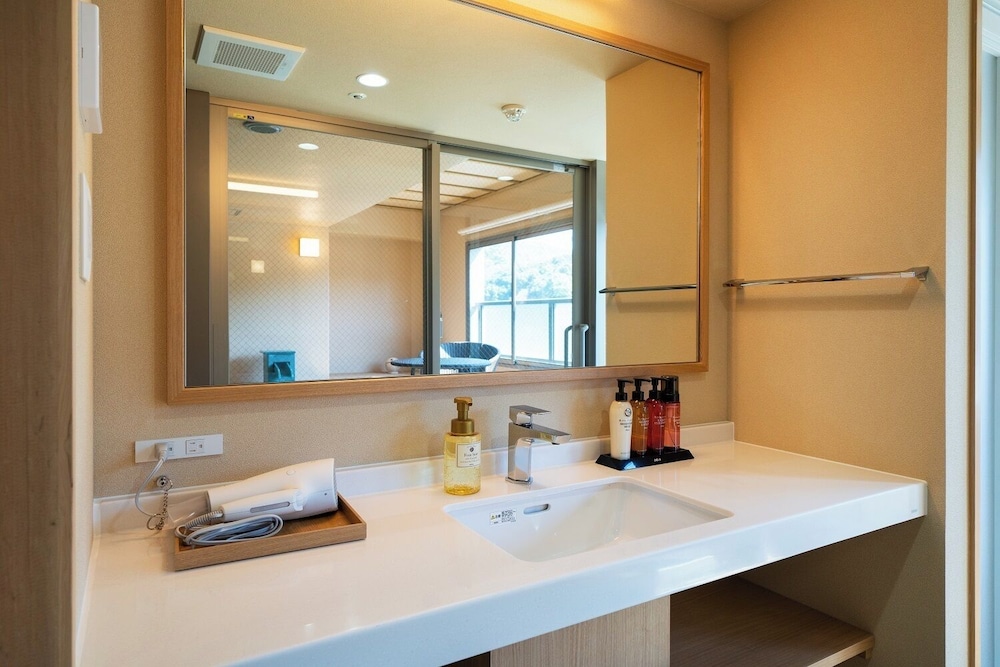 讃水館 4階露天風呂付和室 客室1 | ことひら温泉琴参閣