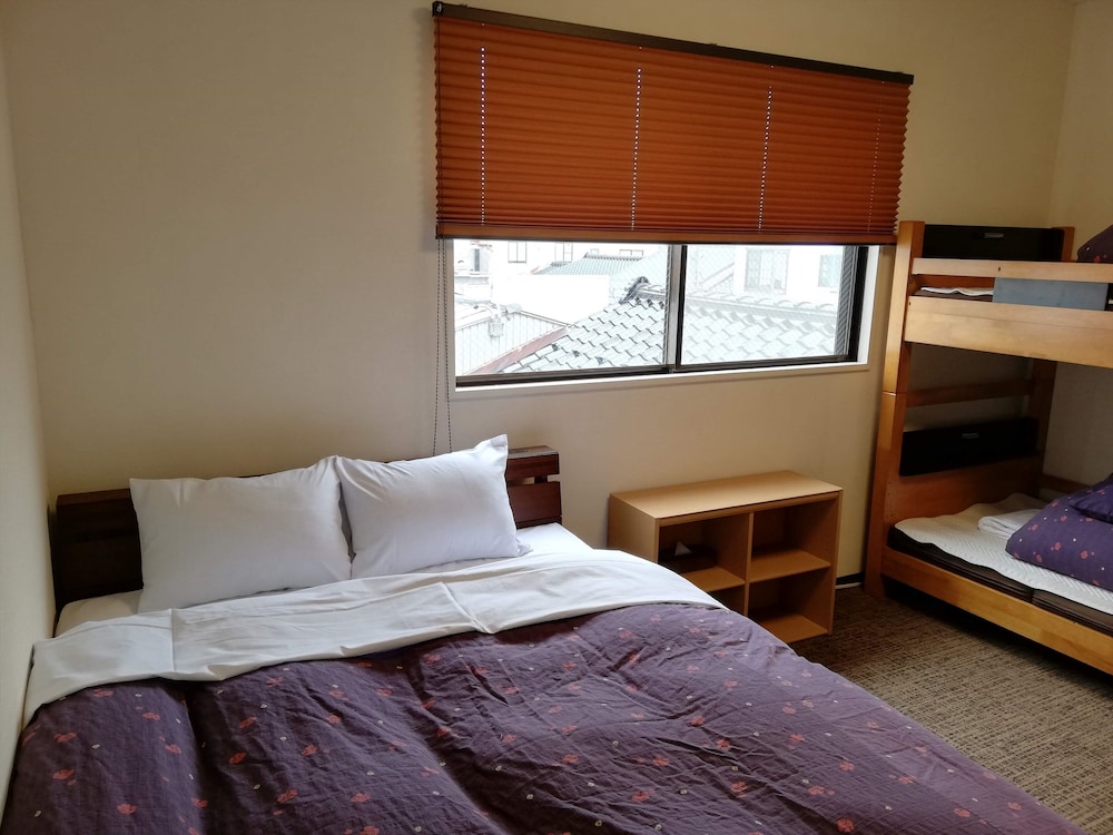 エコノミー 4 人部屋 禁煙 共用バスルーム | トラベラーズホステル ケイズハウス金沢