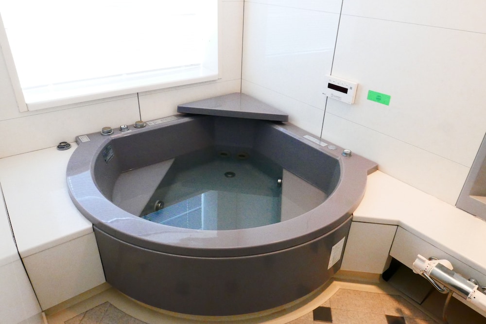 デラックス和室二間　ジェットバス・キッチン付き ジェットバス0 | トラベラーズホステル ケイズハウス金沢