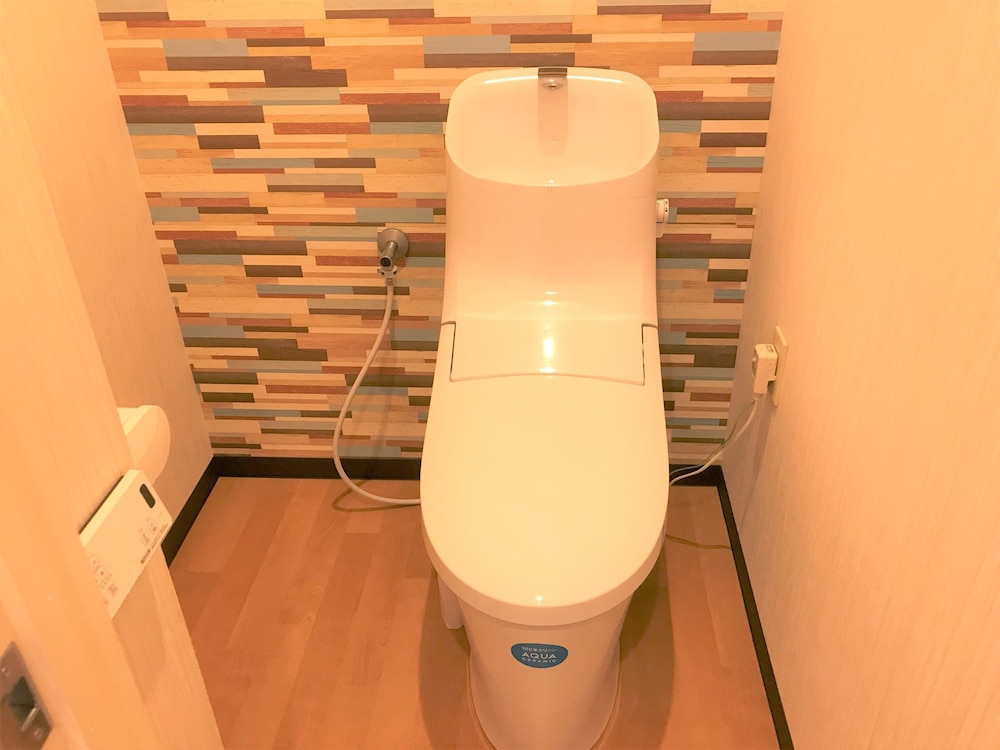 ダブルキャビンベッドドミトリー　共用バスルーム バスルームの設備0 | トラベラーズホステル ケイズハウス金沢