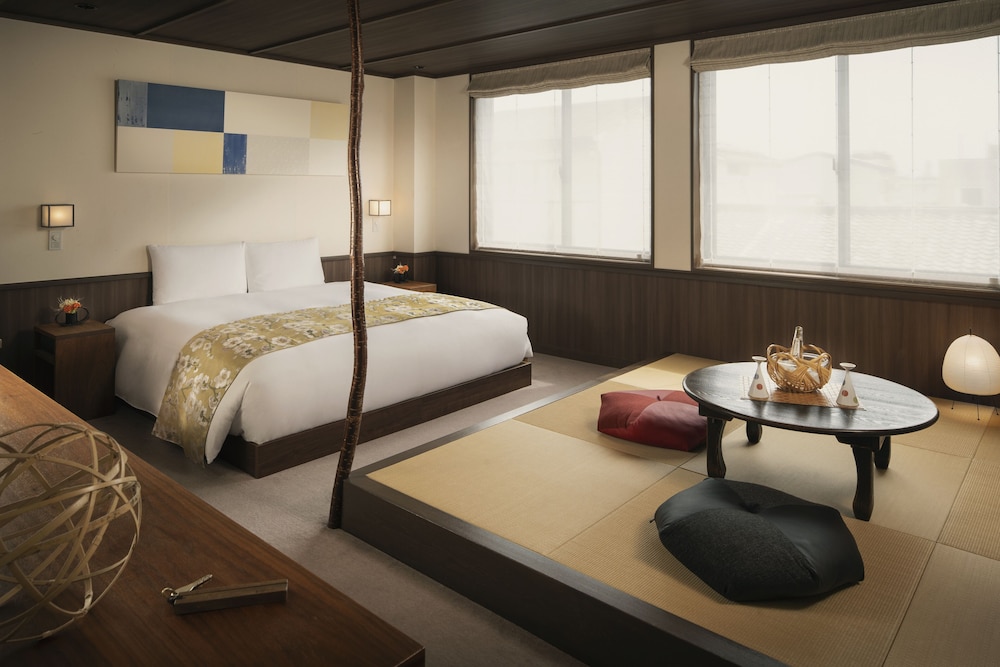 プレミアム ダブルルーム 1 ベッドルーム 浴槽 部屋からの景観0 | THE JUNEI HOTEL 京都 御所西
