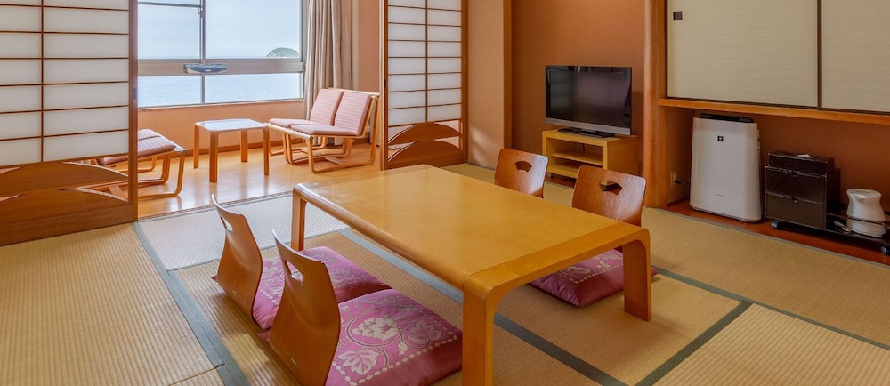 トラディショナル ルーム 禁煙 オーシャンビュー | じゃこ丸パーク津田（国民宿舎松琴閣 クアパーク津田）
