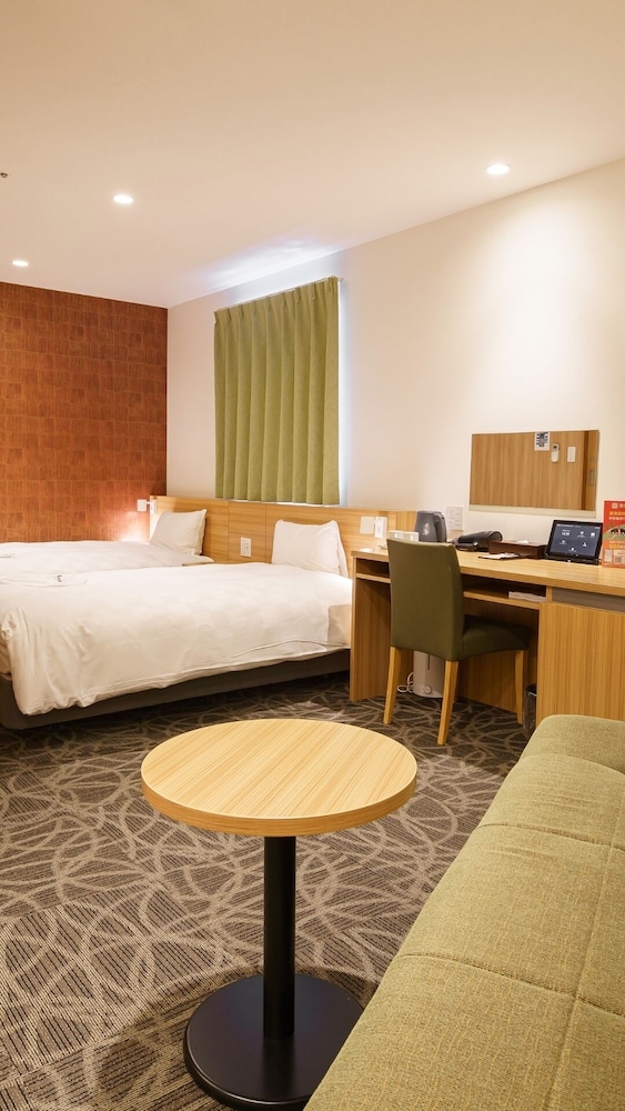 デラックスツイン(ソファベッド切替で3名利用可) 禁煙 客室15 | 桜ガーデンホテル