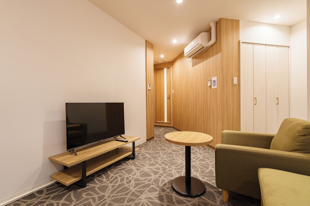 デラックス ダブルルーム 禁煙 客室5 | 桜ガーデンホテル