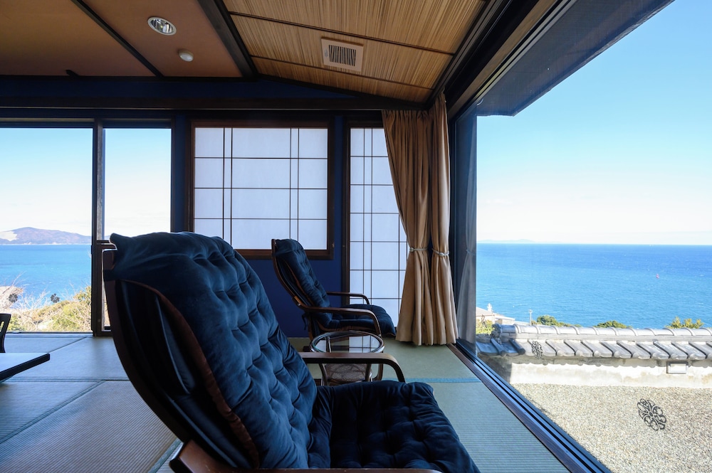 絶景和室スイート [風月亭(14帖+6帖+4.5帖] 禁煙 客室6 | 新八屋