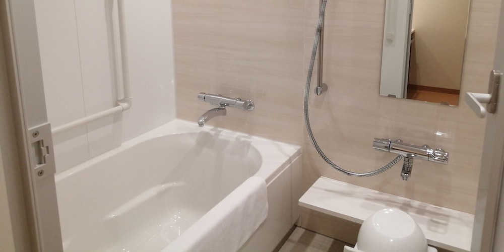 [禁煙] 本館デラックス 洋室 川側 バスルーム0 | 黒部・宇奈月温泉 やまのは