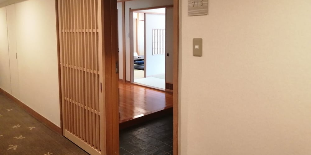 [禁煙] 本館スーペリア 和室二間 街側 (10+7.5畳) 客室2 | 黒部・宇奈月温泉 やまのは (オリックスホテルズ＆リゾーツ)