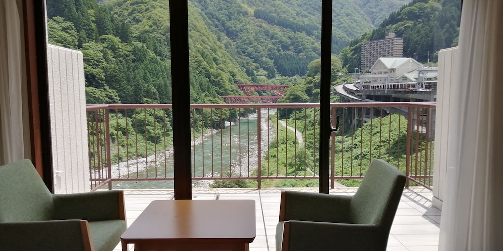 [禁煙] 本館スタンダードツイン 川側 バルコニーからの眺望0 | 黒部・宇奈月温泉 やまのは (オリックスホテルズ＆リゾーツ)