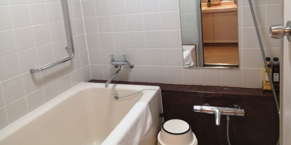 [禁煙] 別館 飛鳥スーペリア 和洋室 街側 (15畳+ベッド2台) バスルーム0 | 黒部・宇奈月温泉 やまのは