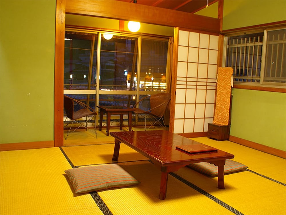 客室1 | 旅館 坂元家