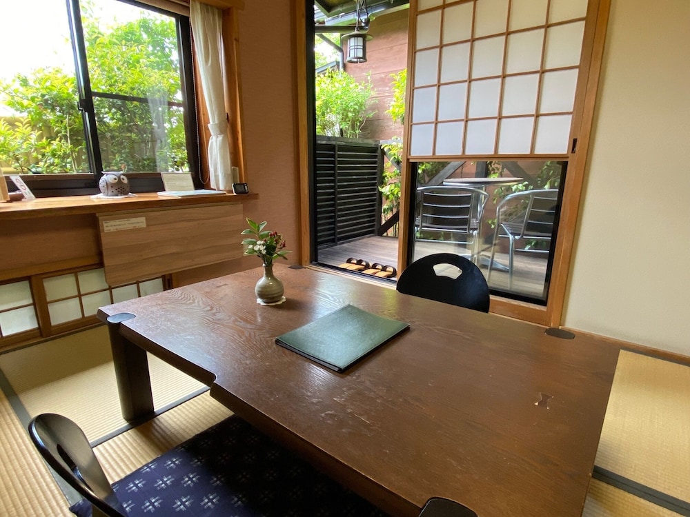 本館別室（バスルームなし）禁煙 客室1 | ゆふいん旅の宿　ぽっぽ庵