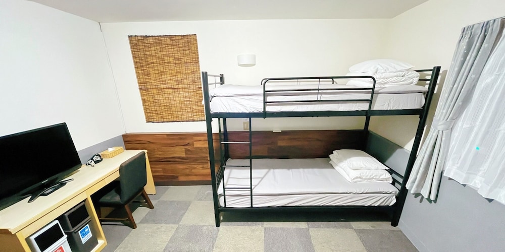 4 人部屋 禁煙 客室2 | ホテル オロックス