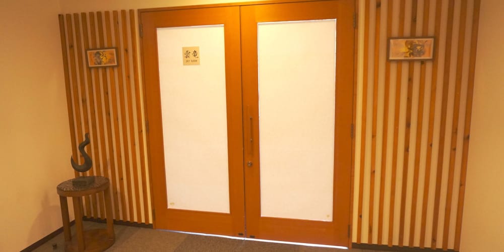 最上階 和モダンスカイルーム 禁煙 リビング エリア1 | ホテル オロックス