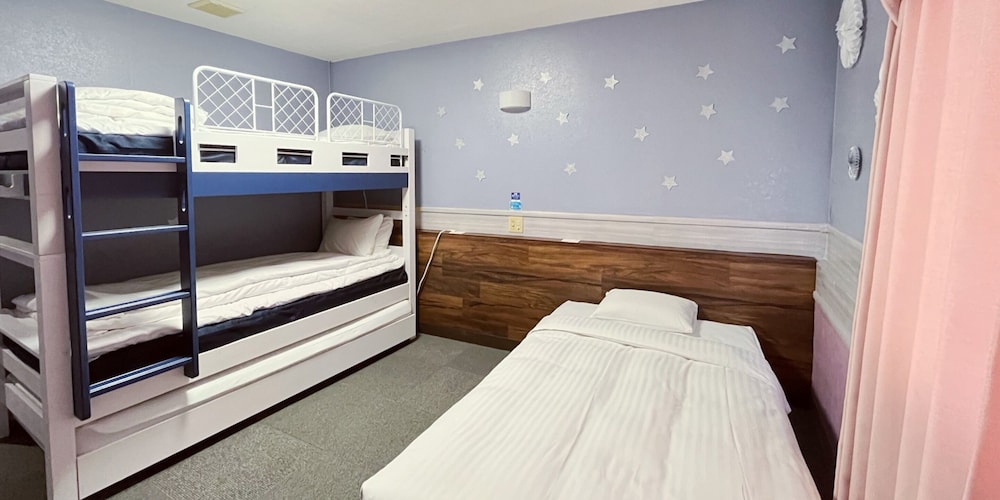 4 人部屋 禁煙 | ホテル オロックス