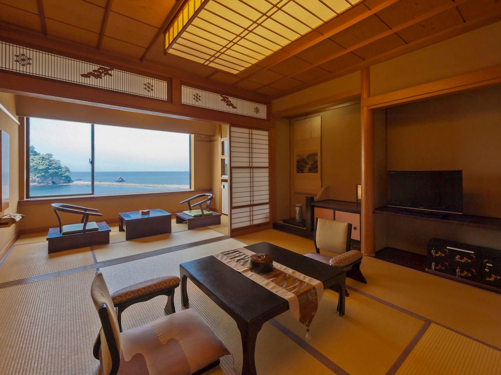 標準和室 | 海辺のかくれ湯 清流