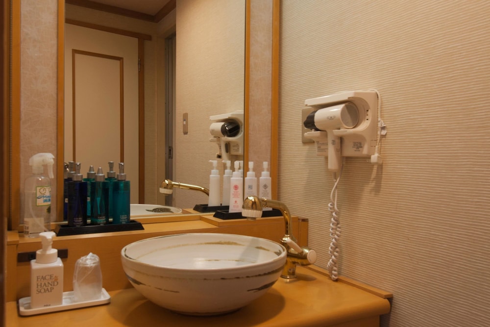 標準和室 バスルームの設備1 | 海辺のかくれ湯 清流