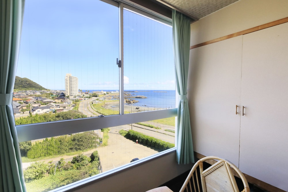 [禁煙] おまかせ部屋(7.5畳) 客室2 | 房総白浜ウミサトホテル