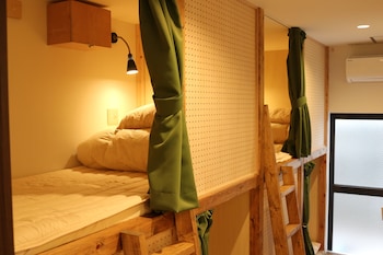 HOSTEL YO!!