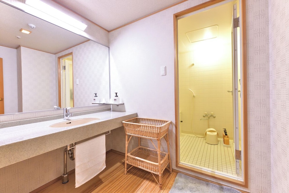 最上階客室「浪漫亭」(特別室‐那岐の間) 禁煙 バスルーム0 | 湯郷温泉「ホテル湯の杜 美春閣」