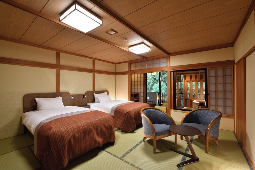 露天風呂付客室 [宙のおと] ツインベッドルーム　禁煙 客室3 | 湯郷温泉「ホテル湯の杜 美春閣」