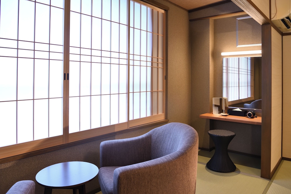 やわらぎ和室　禁煙　12．5畳（内風呂なし） 客室1 | 湯郷温泉「ホテル湯の杜 美春閣」