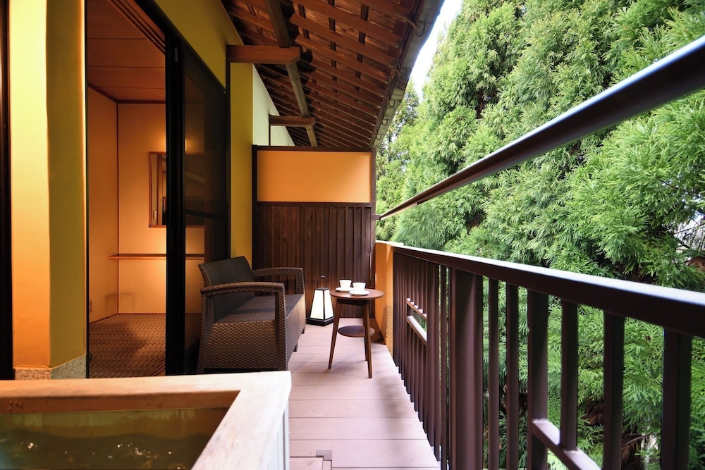 露天風呂付客室 [宙のおと] ツインベッドルーム　禁煙 客室7 | 湯郷温泉「ホテル湯の杜 美春閣」