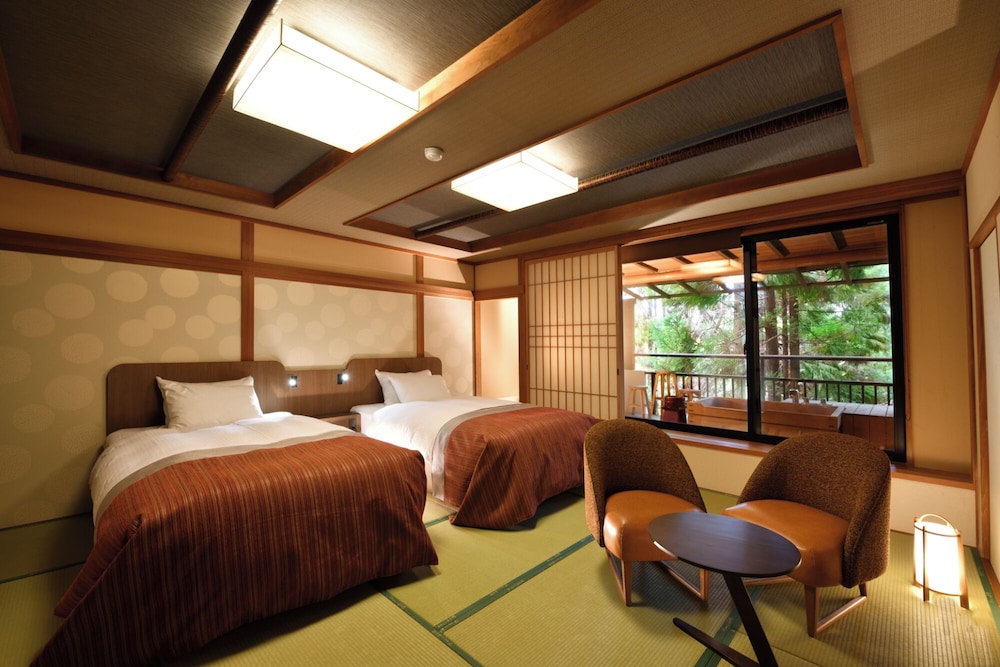 露天風呂付客室 [華のさと] ツインベッドルーム　禁煙 客室3 | 湯郷温泉「ホテル湯の杜 美春閣」