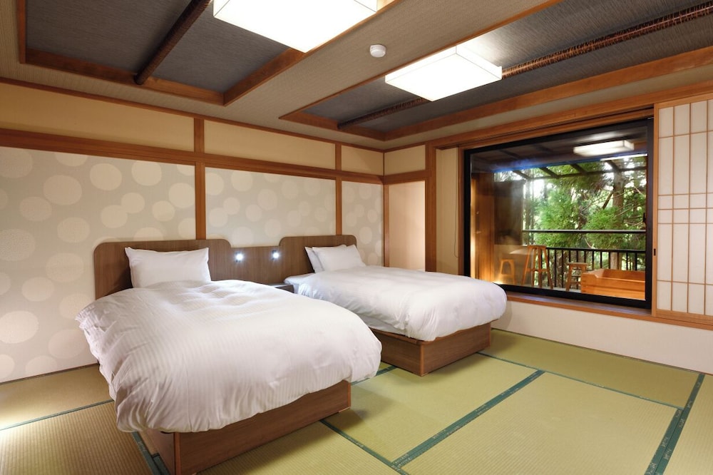 露天風呂付客室 [華のさと] ツインベッドルーム　禁煙 客室1 | 湯郷温泉「ホテル湯の杜 美春閣」