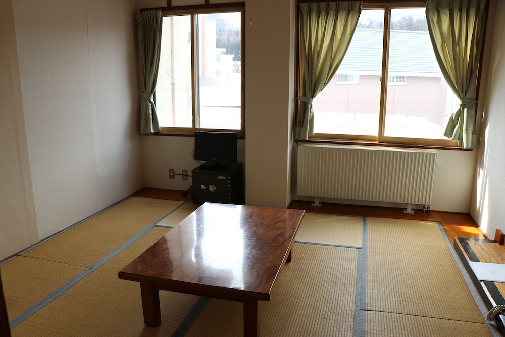 客室1 | 村のHOTEL 信屋