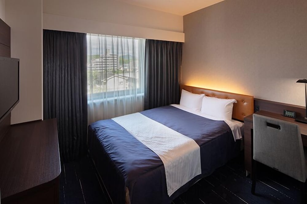 スタンダード ダブルルーム 禁煙 | 新飯塚ステーションホテル