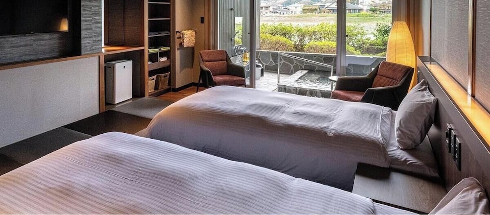 4 人部屋 禁煙 リバービュー 露天風呂付 客室3 | 筑後川温泉 ふくせんか