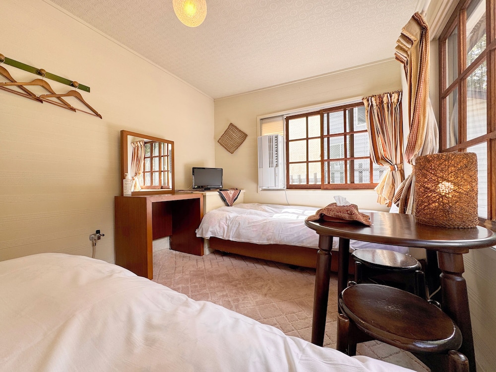 ツインルーム 専用バスルーム 客室2 | ペンショオーネ ランタンリルン