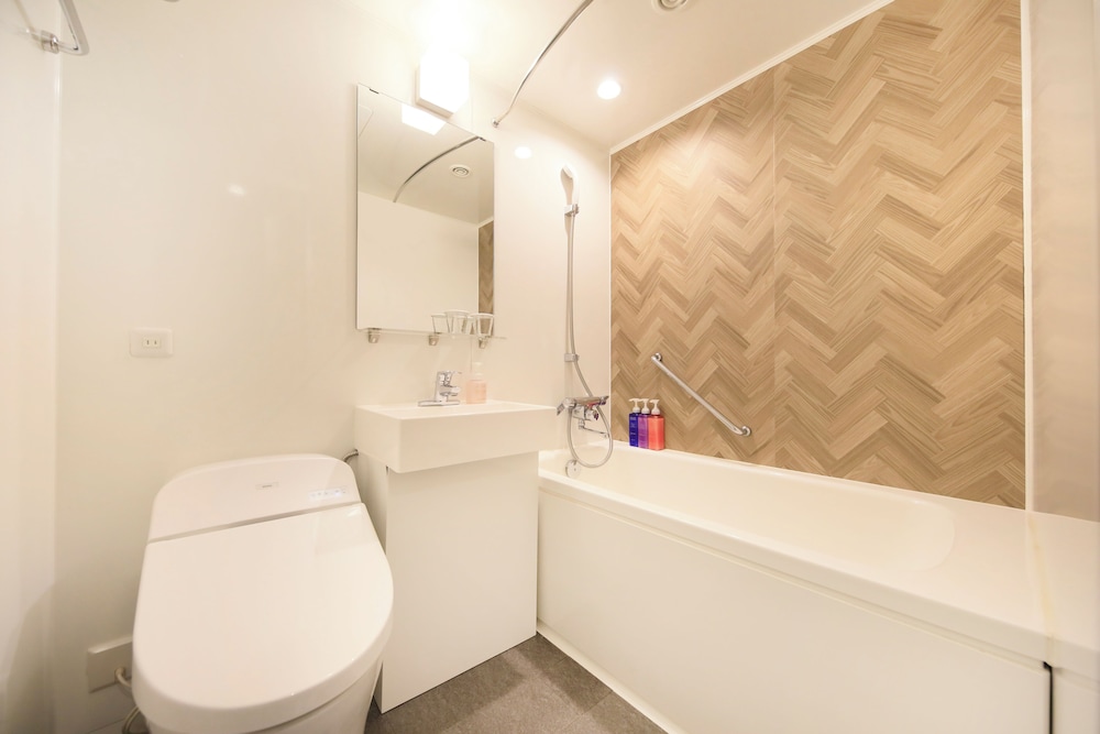 デラックス ダブルルーム 禁煙 (ベッド160cm1台 12歳以下(小学生)のお子様1名様添い寝無料※エキストラベッド追加の場合は大人1名様料金となります) バスルーム0 | リッチモンドホテル松本