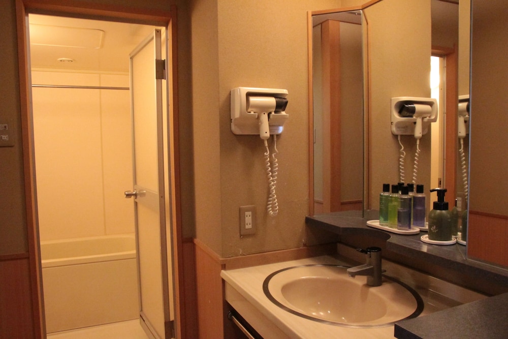 和室（露天風呂付き） バスルームのシンク0 | ホテル双葉