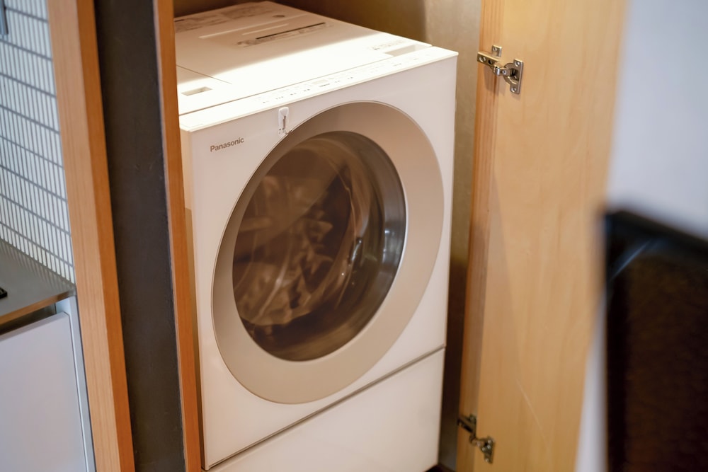 スーペリア ルーム ガーデンビュー リビング エリア4 | ゴザンホテル & サービスアパートメント東山三条