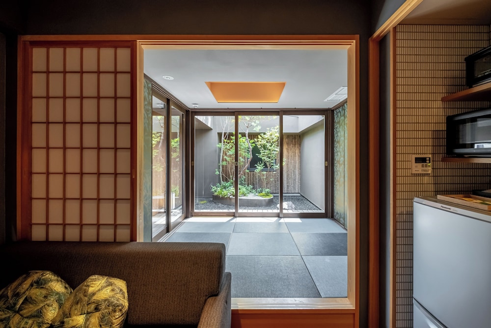 スーペリア ルーム ガーデンビュー | ゴザンホテル & サービスアパートメント東山三条