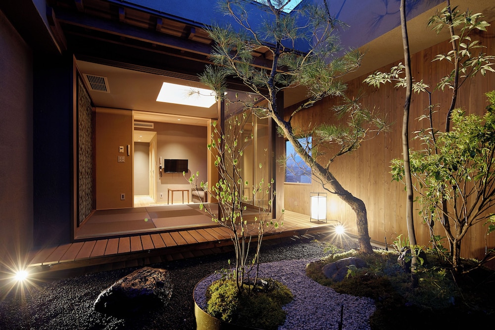 スーペリア ルーム ガーデンビュー テラス / パティオ2 | ゴザンホテル & サービスアパートメント東山三条