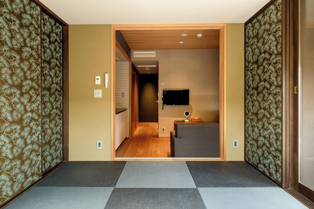 スーペリア ルーム ガーデンビュー 客室5 | ゴザンホテル & サービスアパートメント東山三条