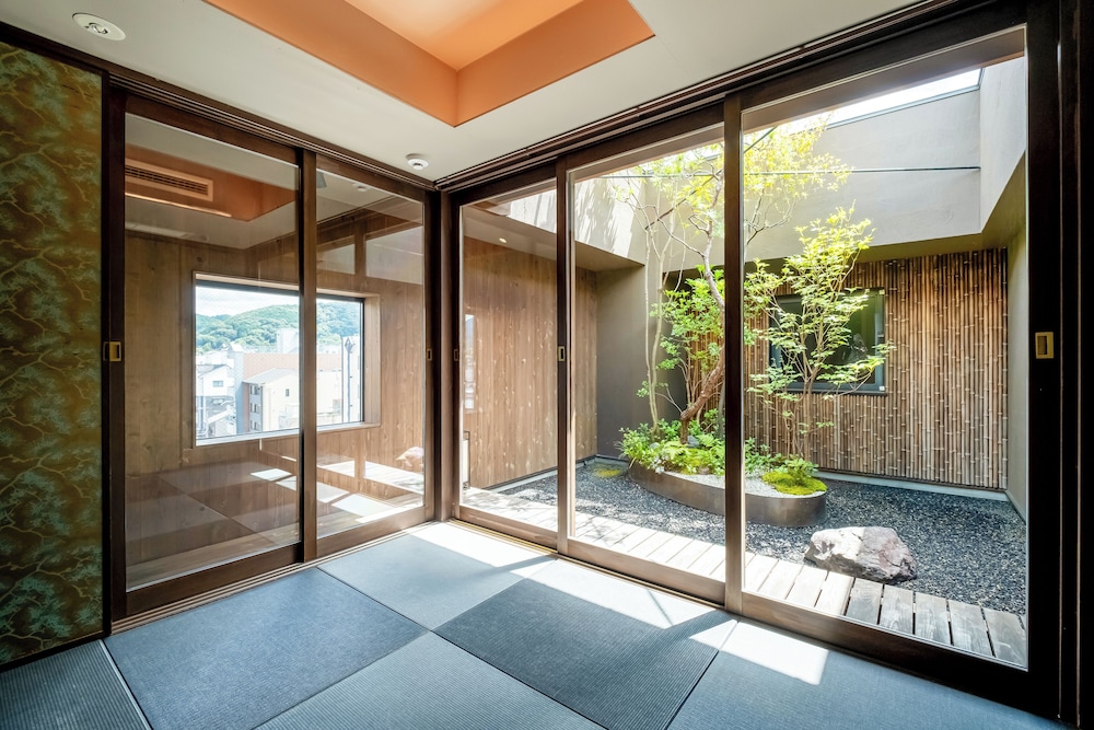 スーペリア ルーム ガーデンビュー 客室2 | ゴザンホテル & サービスアパートメント東山三条