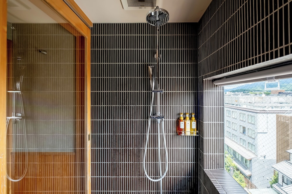 スーペリア ルーム ガーデンビュー バスルーム4 | ゴザンホテル & サービスアパートメント東山三条