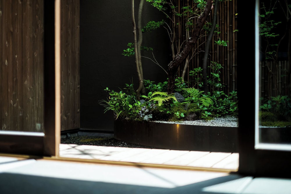 スーペリア ルーム ガーデンビュー テラス / パティオ0 | ゴザンホテル & サービスアパートメント東山三条