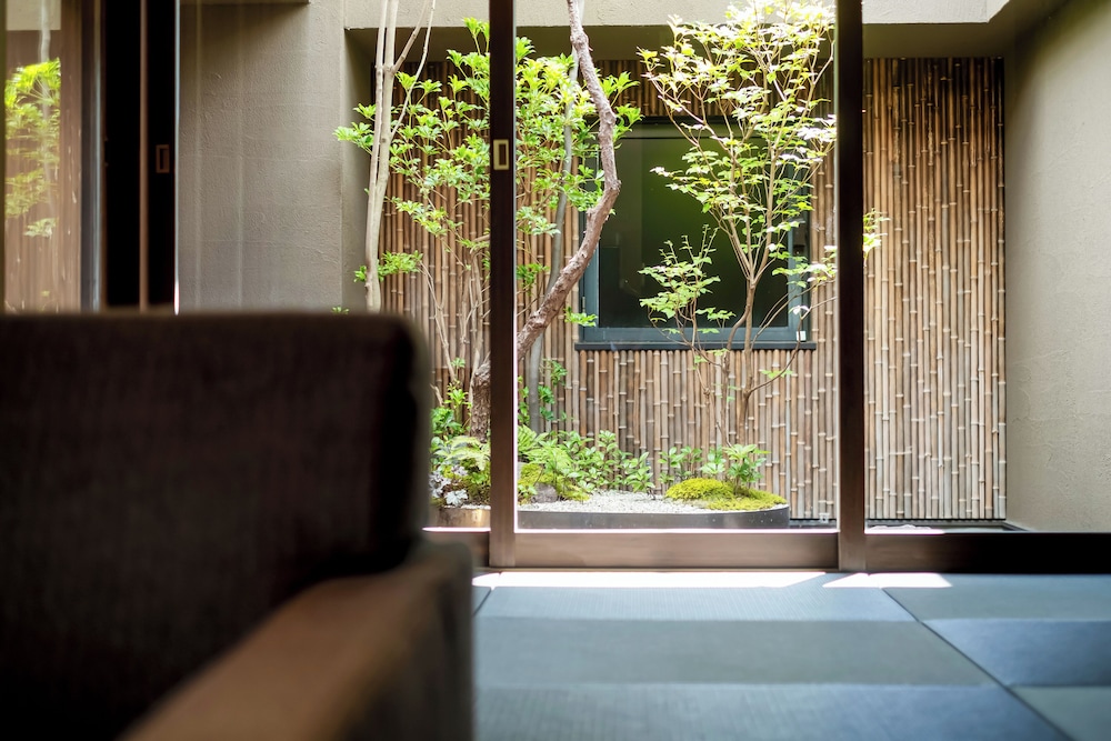 スーペリア ルーム ガーデンビュー テラス / パティオ1 | ゴザンホテル & サービスアパートメント東山三条