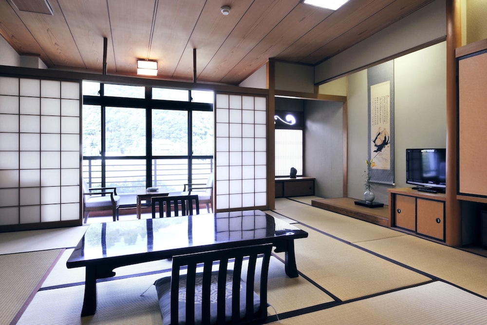 和室10畳 バス付 客室2 | 旅館 清少納言