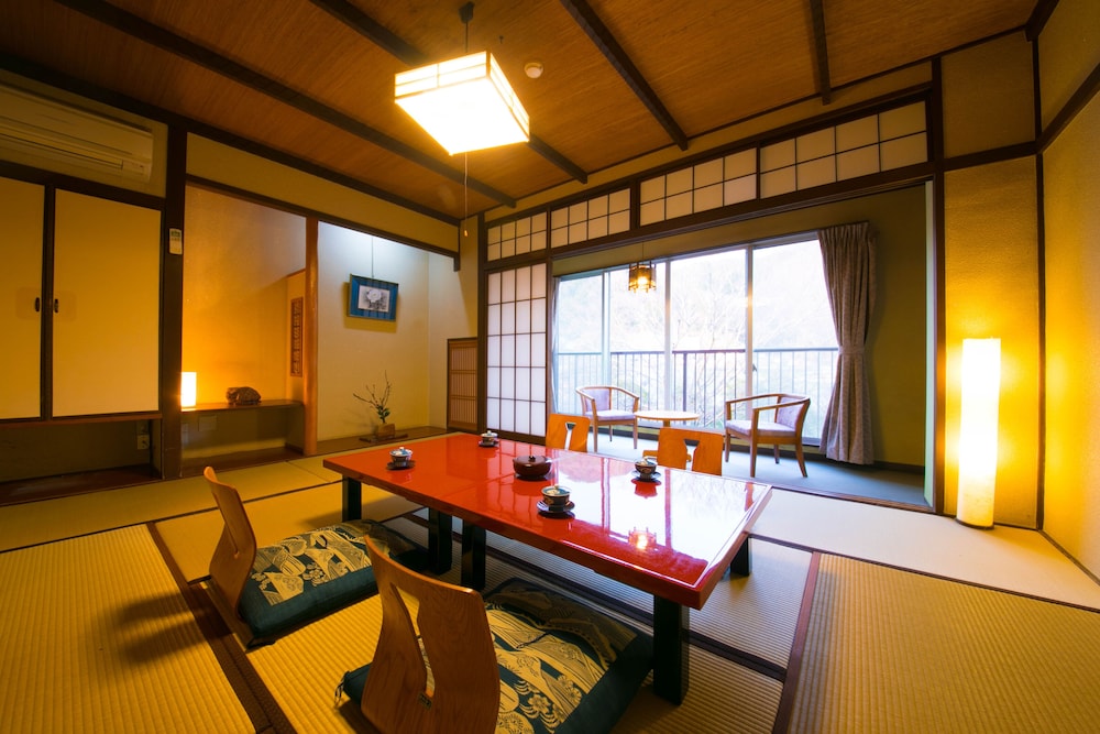 和室10畳 アウトバス | 旅館 清少納言