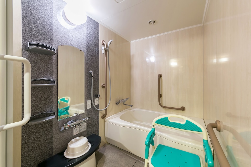 アクセシブルツイン　禁煙 バスルーム0 | 蓼科グランドホテル滝の湯