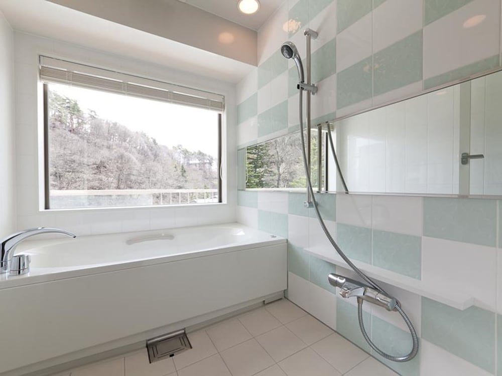 スイートルーム 禁煙 バスルーム0 | 蓼科グランドホテル滝の湯