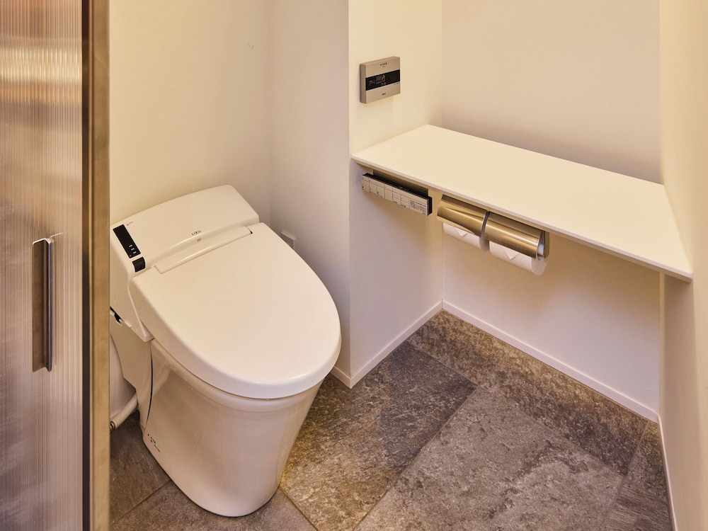 ライブラリースイート 禁煙 バスルーム1 | ONE@Tokyo by insomnia